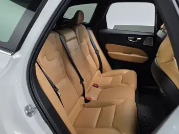 2021 Volvo XC60 с пробегом 54 506 км