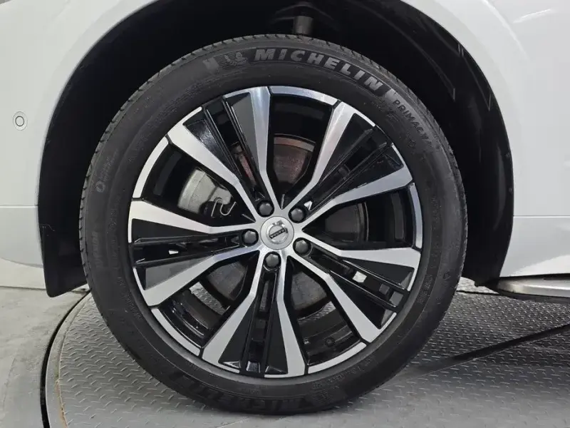 2022 Volvo XC60 с пробегом 22 304 км