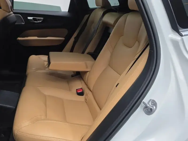 2022 Volvo XC60 с пробегом 22 304 км
