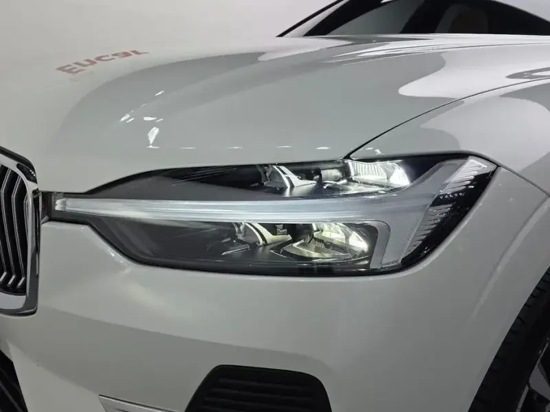 2022 Volvo XC60 с пробегом 22 304 км