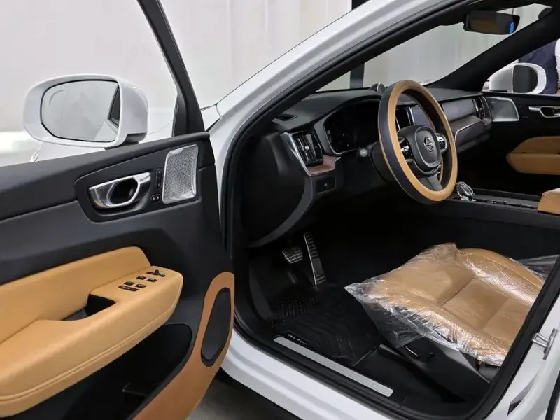 2022 Volvo XC60 с пробегом 46 071 км