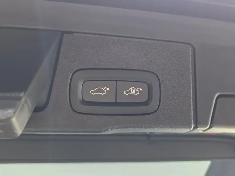 2022 Volvo XC60 с пробегом 22 304 км