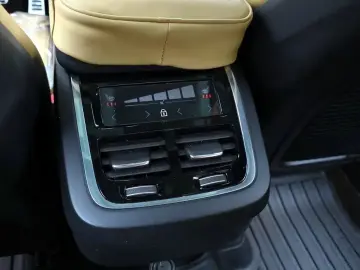 2022 Volvo XC60 с пробегом 46 071 км