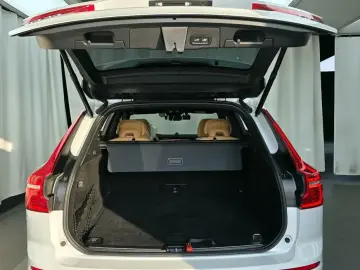 2022 Volvo XC60 с пробегом 46 071 км