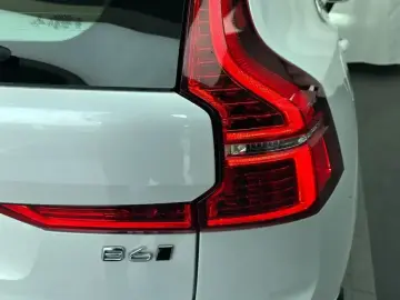 2022 Volvo XC60 с пробегом 46 071 км