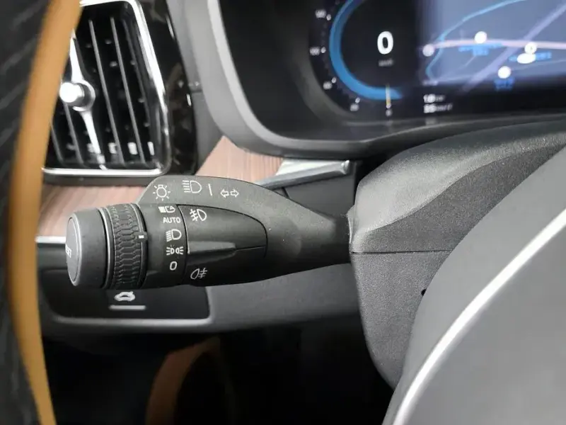 2022 Volvo XC60 с пробегом 46 071 км