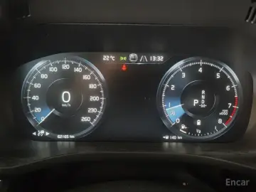 2021 Volvo XC60 с пробегом 62 165 км