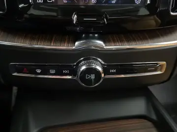 2022 Volvo XC60 с пробегом 46 071 км