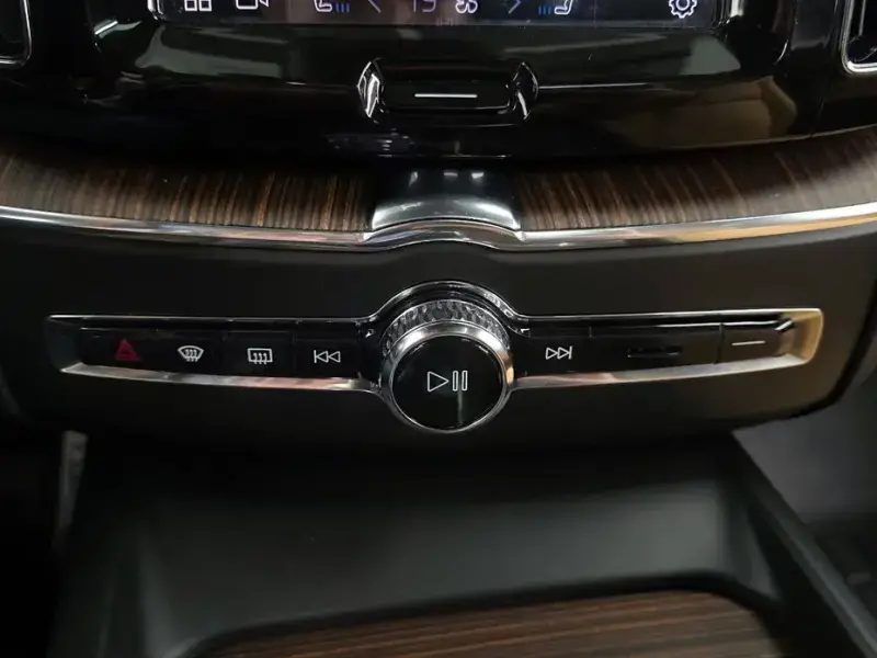 2022 Volvo XC60 с пробегом 46 071 км