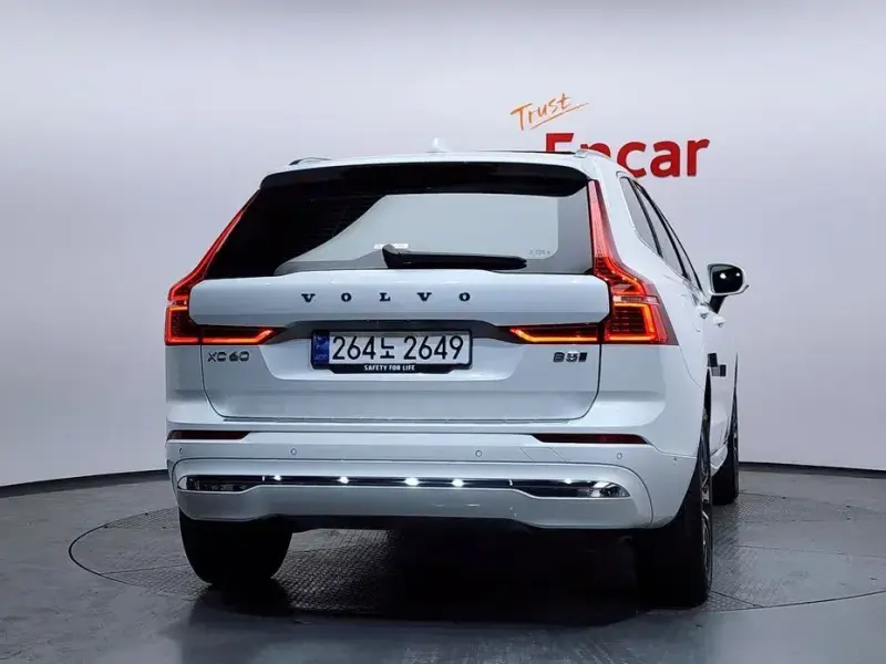 2024 Volvo XC60 с пробегом 14 497 км