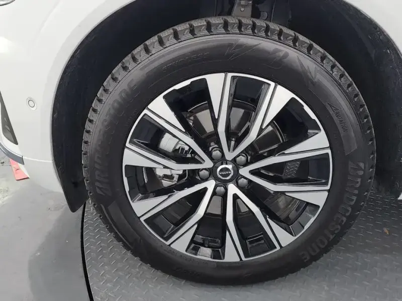 2024 Volvo XC60 с пробегом 14 497 км
