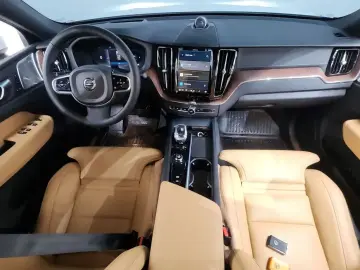 2024 Volvo XC60 с пробегом 14 497 км
