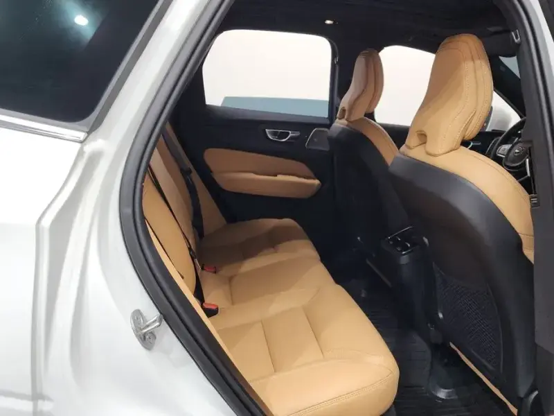 2024 Volvo XC60 с пробегом 14 497 км