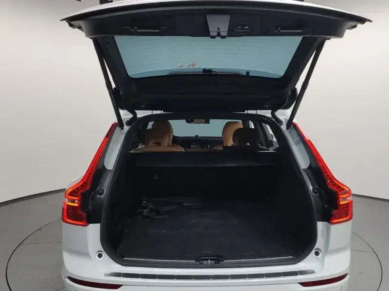 2024 Volvo XC60 с пробегом 14 497 км