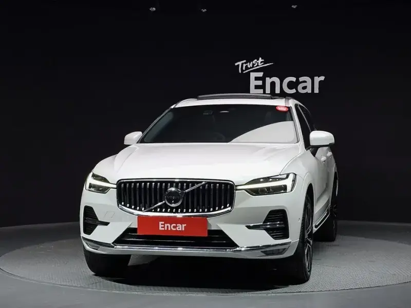 2024 Volvo XC60 с пробегом 43 709 км