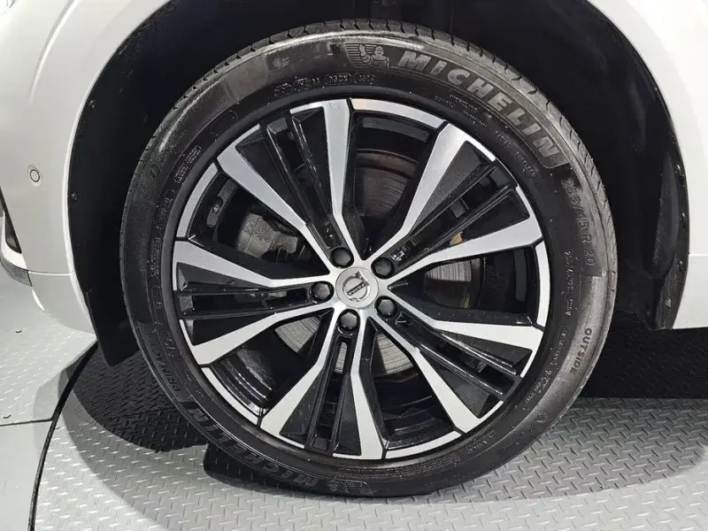 2024 Volvo XC60 с пробегом 43 709 км