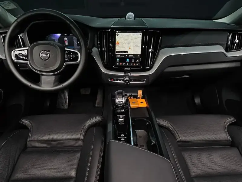 2024 Volvo XC60 с пробегом 43 709 км