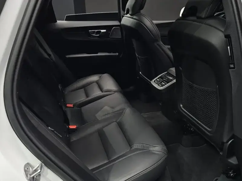 2024 Volvo XC60 с пробегом 43 709 км