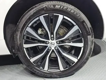 2024 Volvo XC60 с пробегом 43 709 км