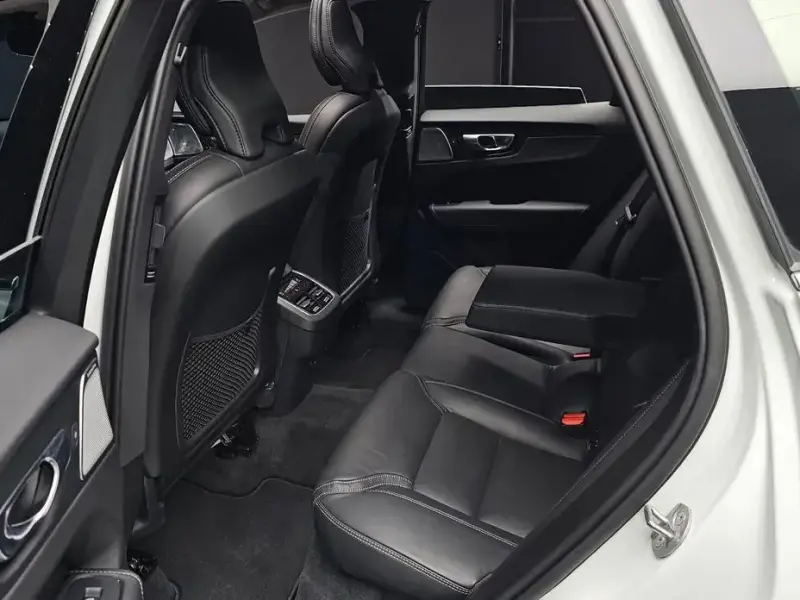 2024 Volvo XC60 с пробегом 43 709 км