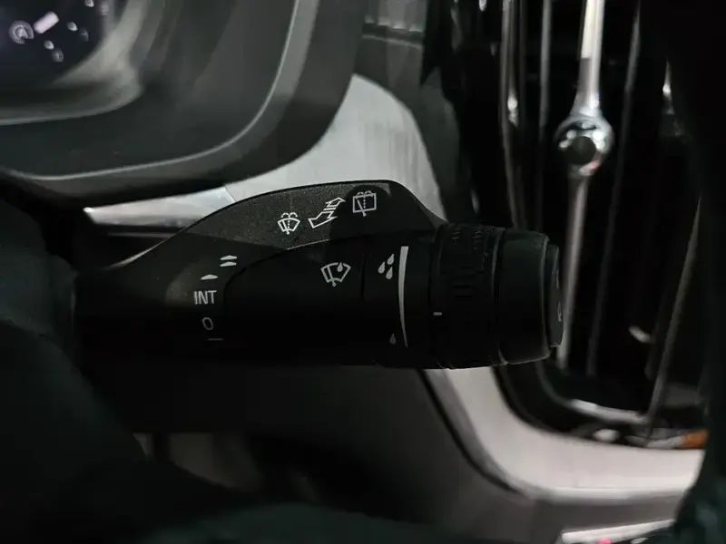 2024 Volvo XC60 с пробегом 43 709 км