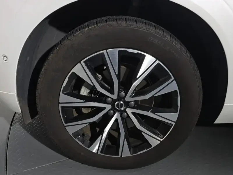 2022 Volvo XC60 с пробегом 71 772 км