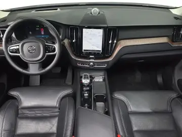 2022 Volvo XC60 с пробегом 71 772 км