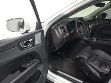 2022 Volvo XC60 с пробегом 71 772 км