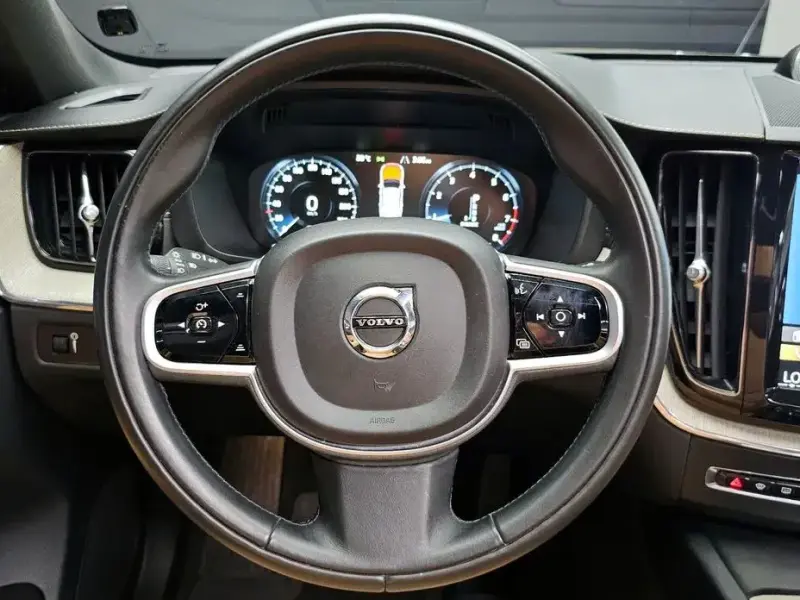 2019 Volvo XC60 с пробегом 162 881 км