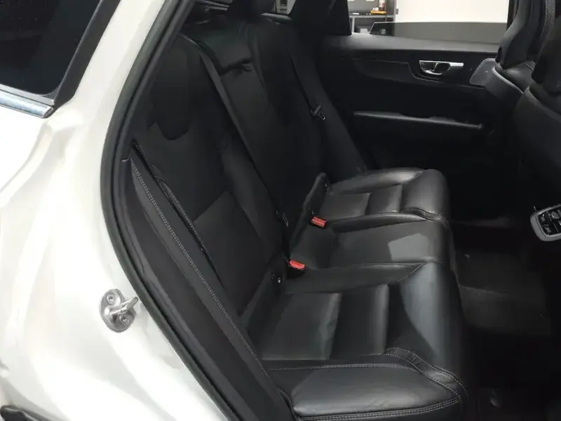 2022 Volvo XC60 с пробегом 71 772 км