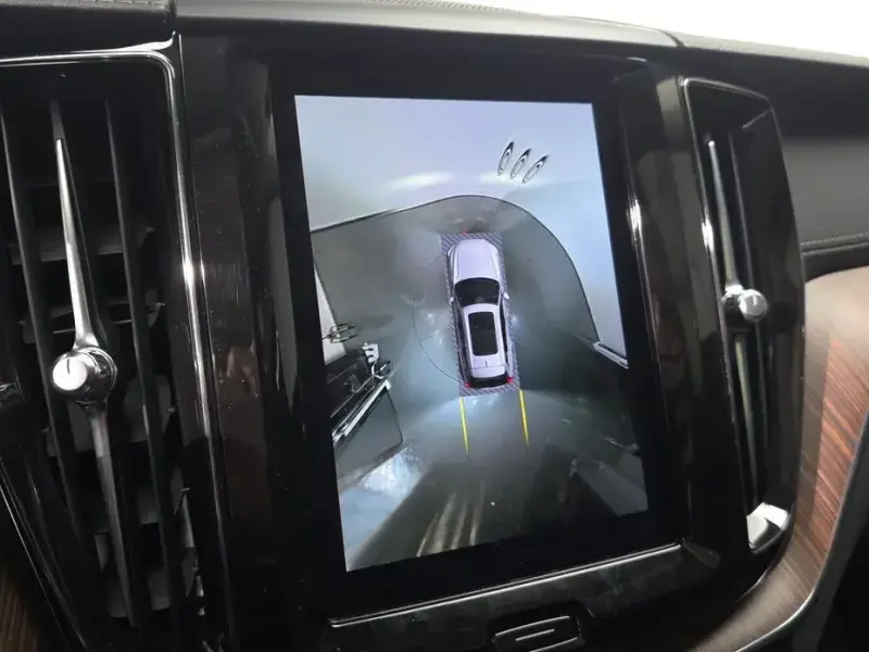 2022 Volvo XC60 с пробегом 71 772 км