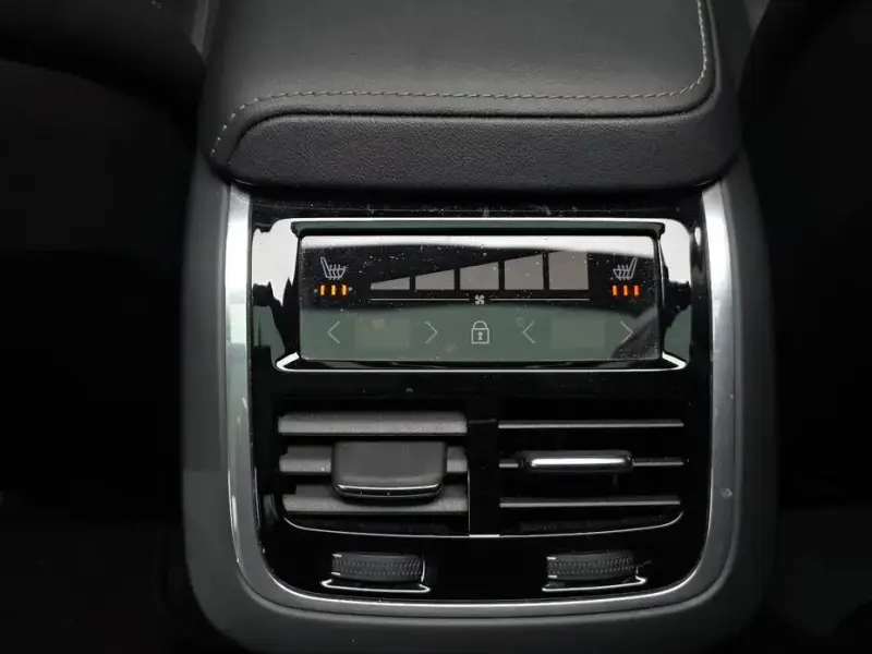2022 Volvo XC60 с пробегом 71 772 км