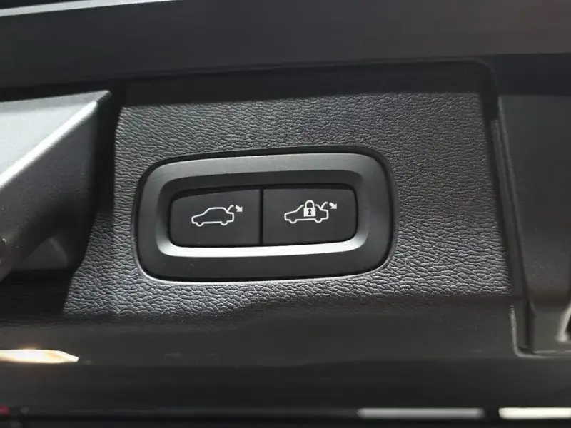 2022 Volvo XC60 с пробегом 71 772 км