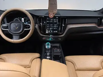 2021 Volvo XC60 с пробегом 22 548 км