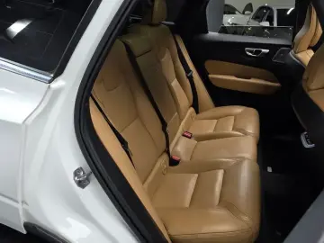 2021 Volvo XC60 с пробегом 22 548 км