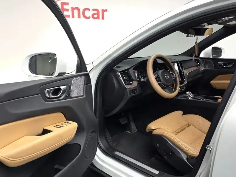 2021 Volvo XC60 с пробегом 22 548 км