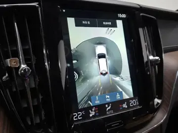 2021 Volvo XC60 с пробегом 22 548 км