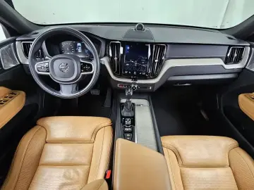 2019 Volvo XC60 с пробегом 72 380 км