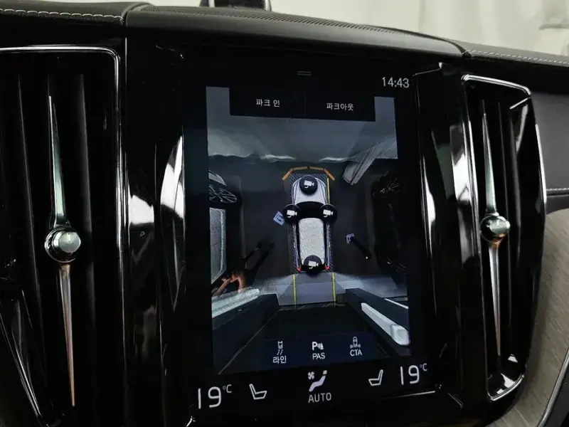 2019 Volvo XC60 с пробегом 72 380 км