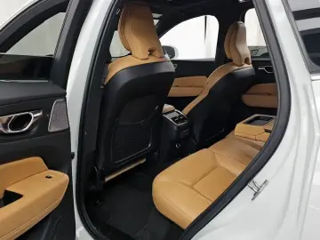 2019 Volvo XC60 с пробегом 72 380 км