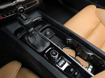 2018 Volvo XC60 с пробегом 106 318 км