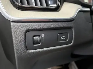 2018 Volvo XC60 с пробегом 106 318 км