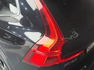 2018 Volvo XC60 с пробегом 106 318 км