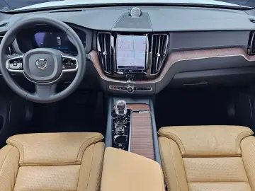 2024 Volvo XC60 с пробегом 13 390 км