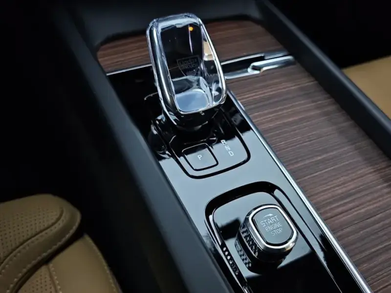 2024 Volvo XC60 с пробегом 13 390 км