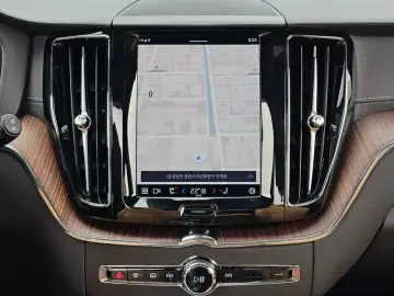 2024 Volvo XC60 с пробегом 13 390 км