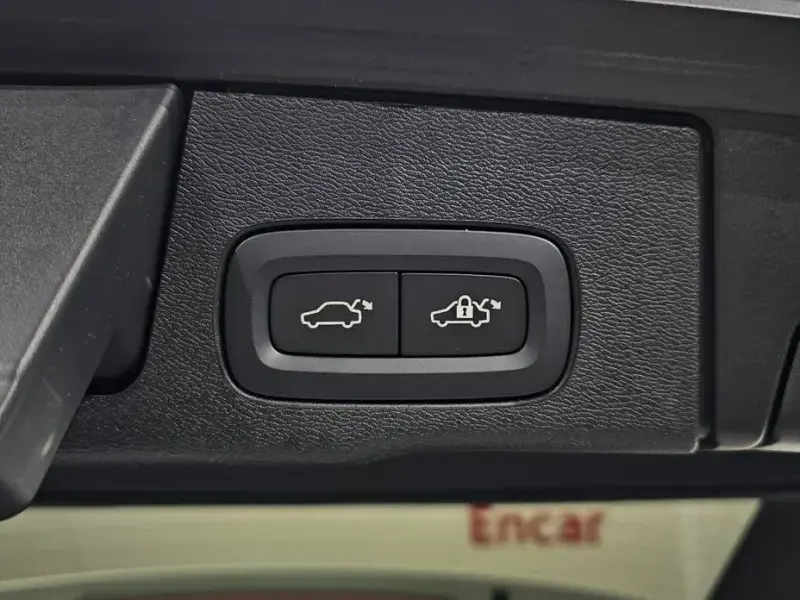 2024 Volvo XC60 с пробегом 13 390 км