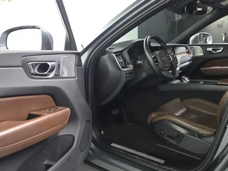 2021 Volvo XC60 с пробегом 151 471 км