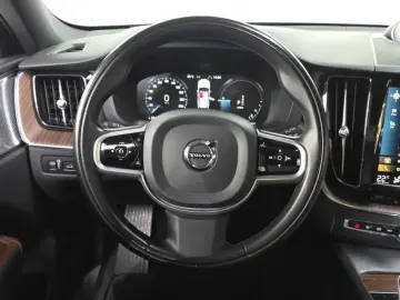 2021 Volvo XC60 с пробегом 151 471 км