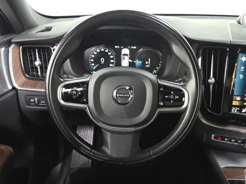 2021 Volvo XC60 с пробегом 151 471 км
